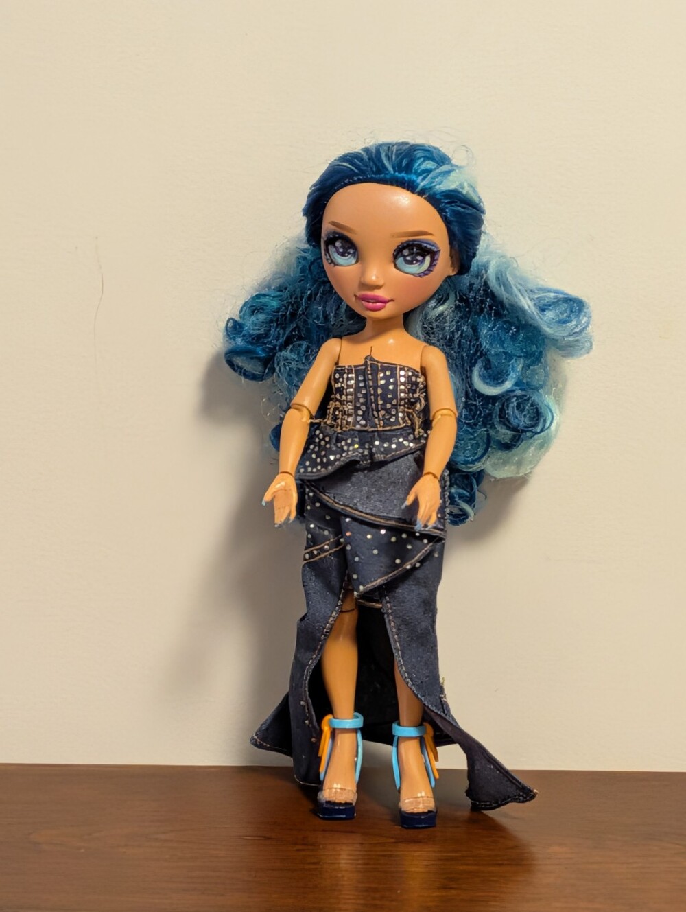 Rainbow High Winter Break Skyler Bradshaw Blue Fashion Doll With Shoes